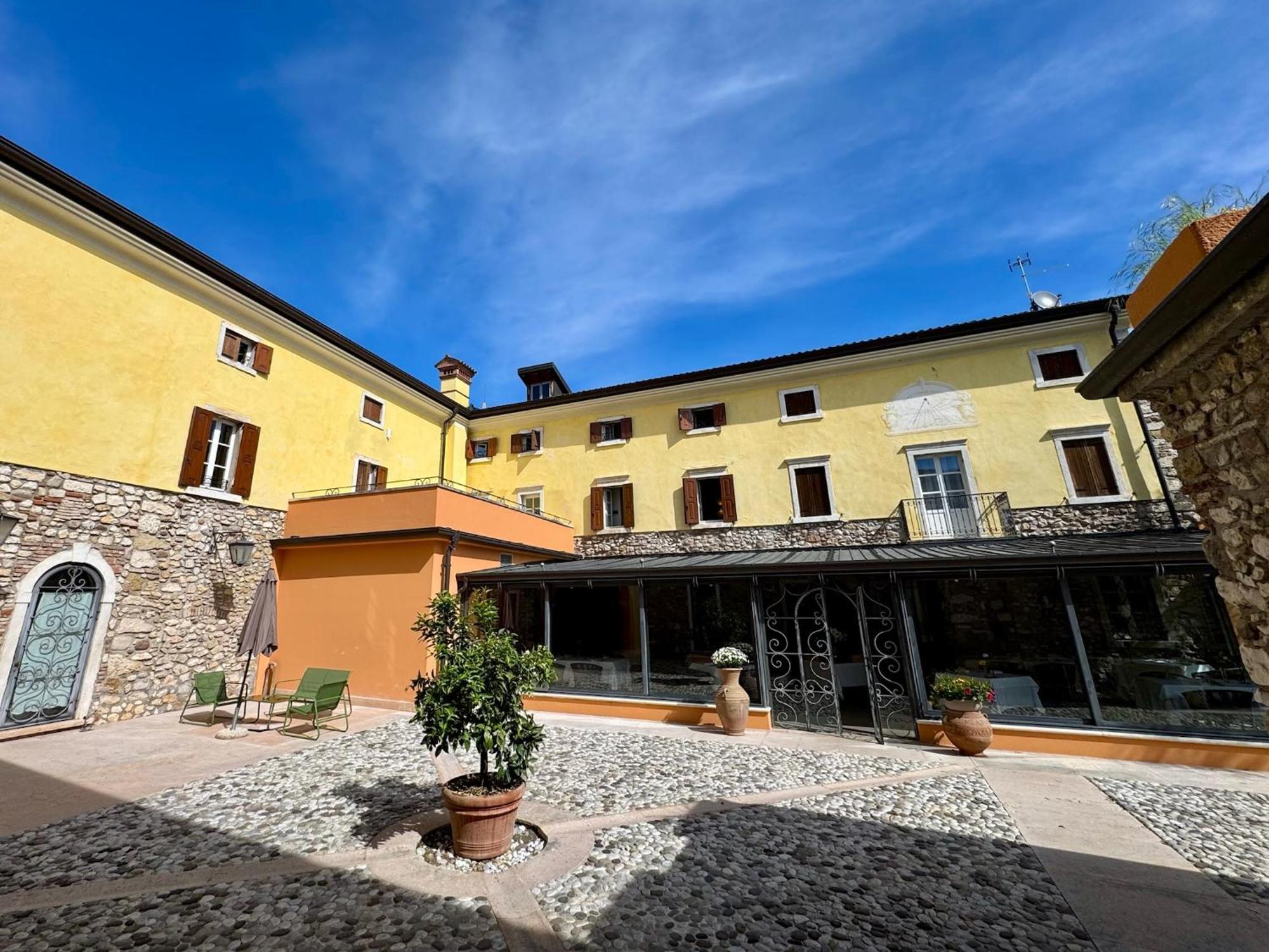 Corte Impero Hotel & Restaurant Affi Exteriör bild