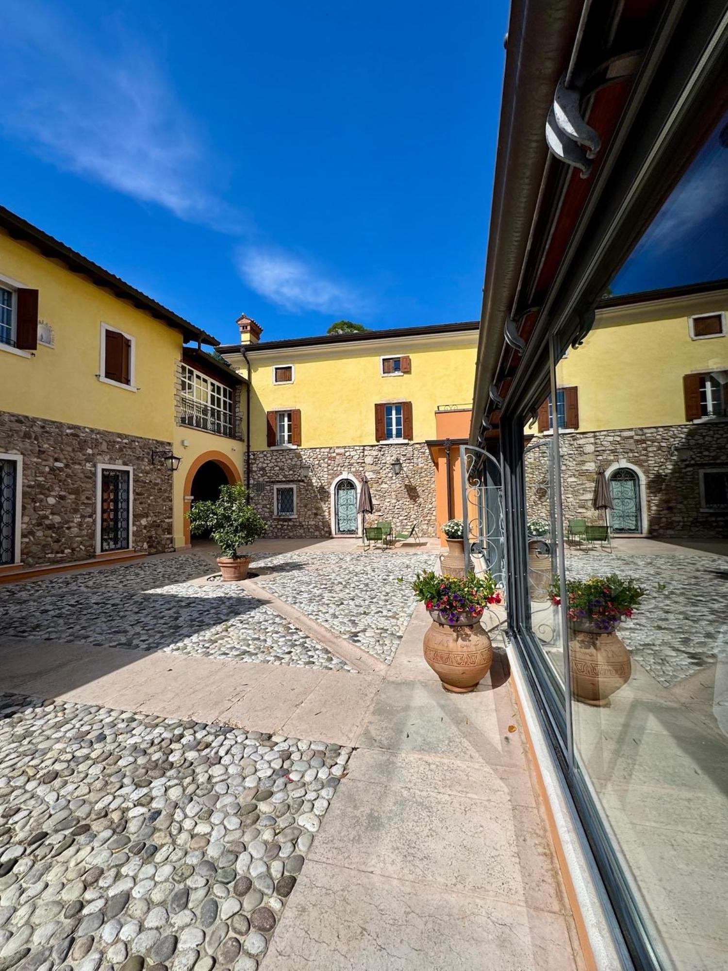 Corte Impero Hotel & Restaurant Affi Exteriör bild
