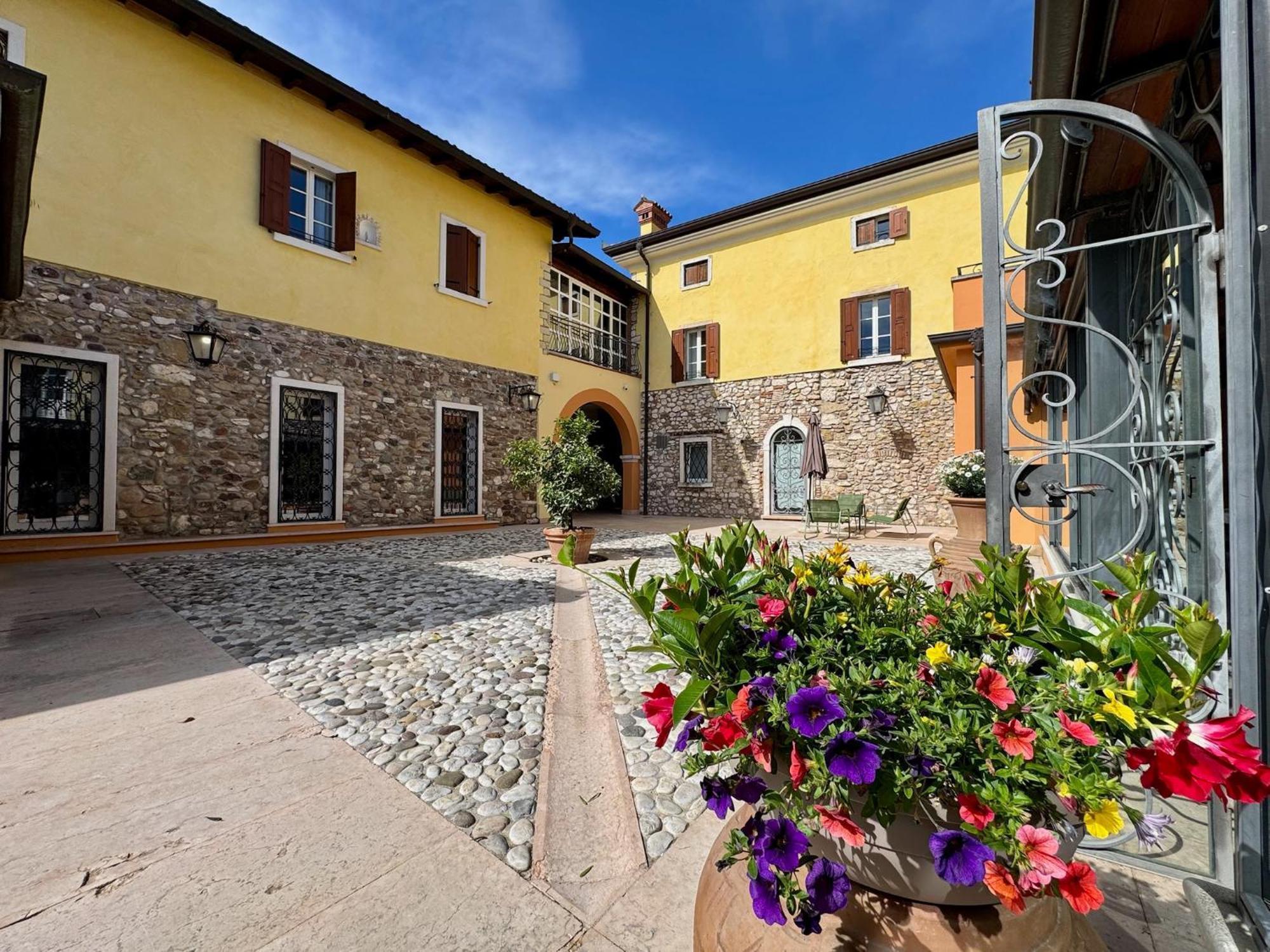 Corte Impero Hotel & Restaurant Affi Exteriör bild